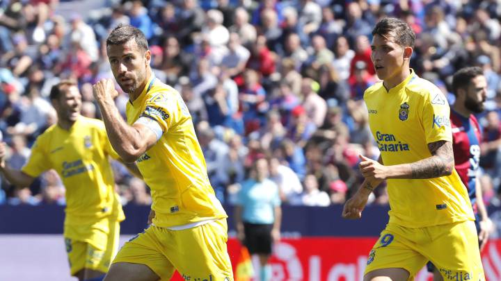 David García celebra un gol ante el Levante.
