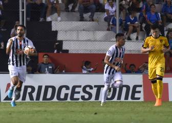 Cardozo da tres puntos de oro a Libertad y Peñarol cae