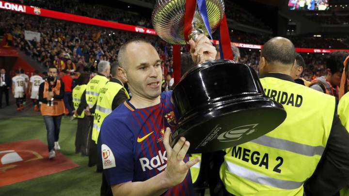 Iniesta: "My future? I'll decide this week. It's more or less clear..."