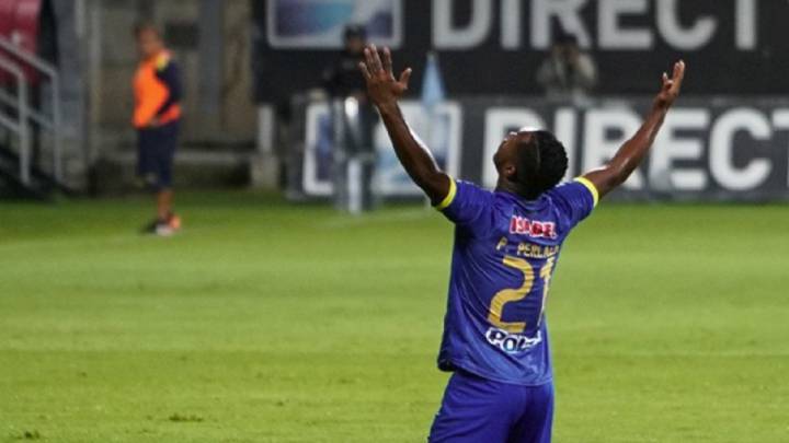 El cetáceo se impuso en una cancha muy complicada gracias a un solitario gol de Perlaza, que llegó en un error inexplicable de Piedra, arquero local.