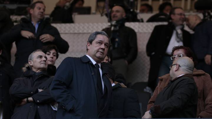 Tino Fernández, en el palco de Riazor durante el Deportivo - Barcelona