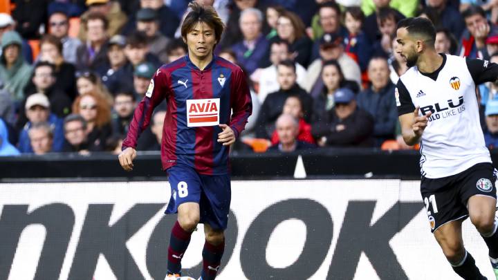 El japonés Takashi Inui confirmó que se marcha del Eibar. Se va al Betis, aunque no quiso aclararsu destino: "Quiero seguir creciendo y subir mi nivel".