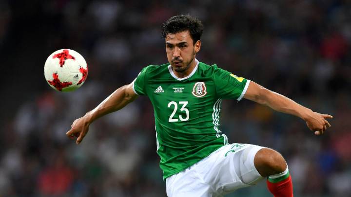 Oswaldo Alanís, en un partido con la selección de México.