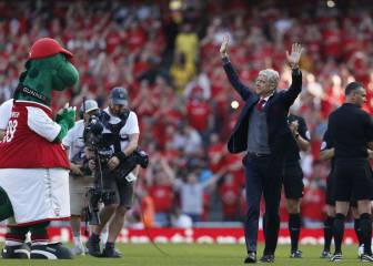 Wenger se despide del Emirates con una goleada al Burnley