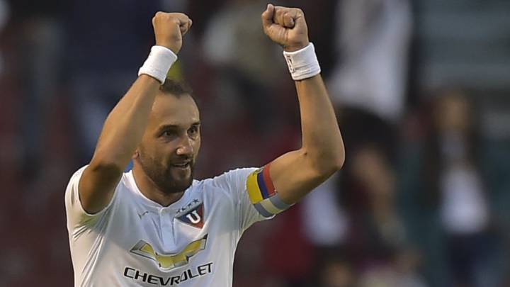El delantero sumó su gol 17 en el torneo continental y superó a Rodrigo López. Además, con ese tanto permitió a Liga de Quito seguir con vida.