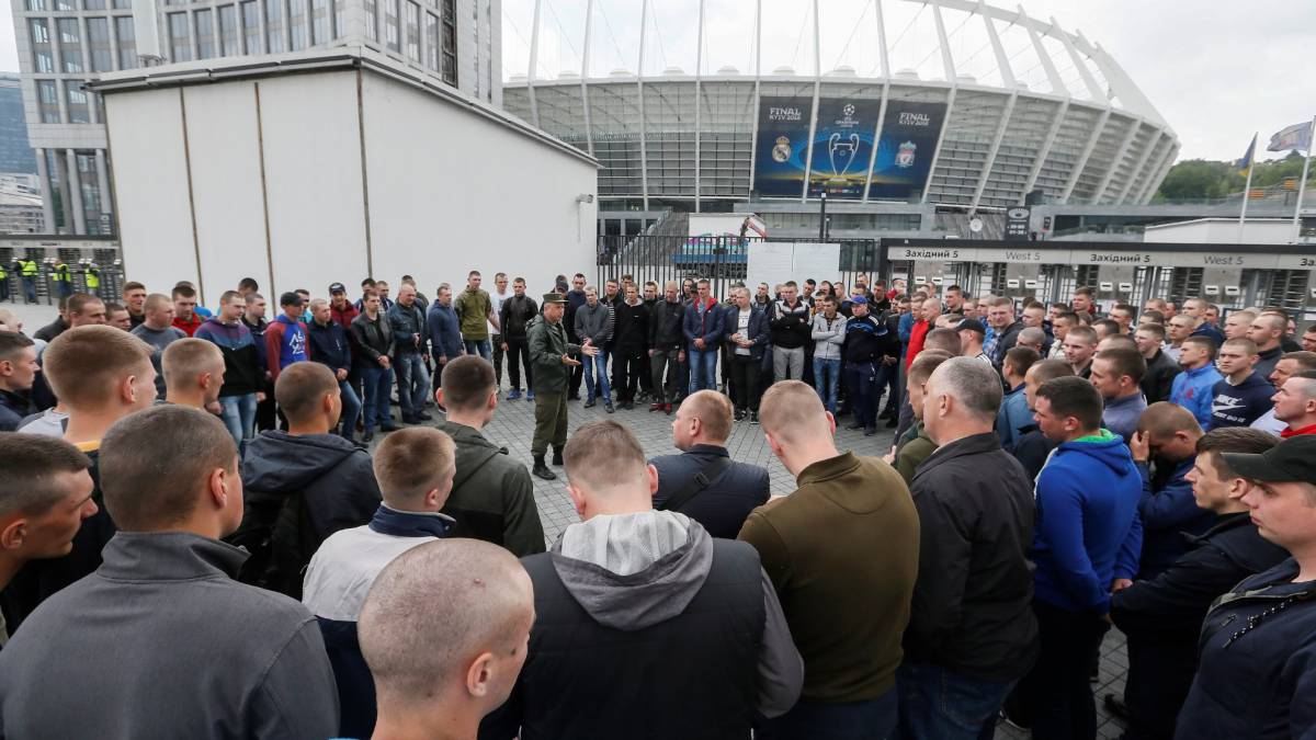 Kiev reacciona a los desorbitados precios y ofrece alojamiento gratis para la final de la Champions League.