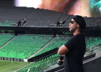 Ronaldinho promociona un estadio no será sede del Mundial