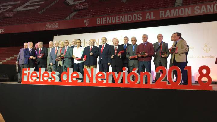El presidente del Sevilla José Castro, en el acto Fieles de Nervión alabó al nuevo técnico Pablo Machín y Joaquín Caparrós: "Garantiza la sangre roja".