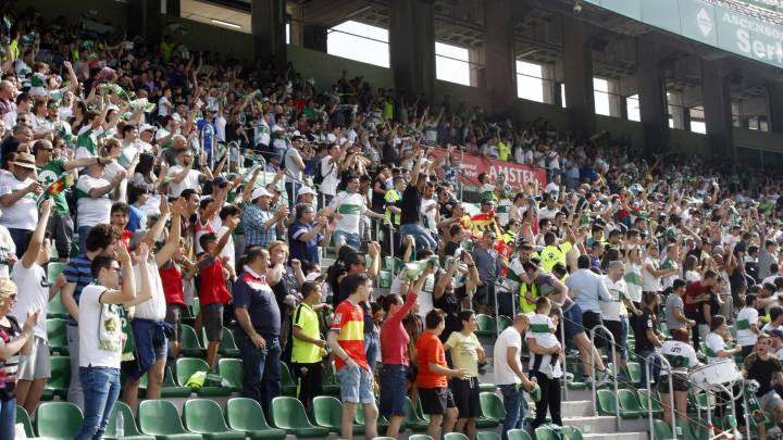 Las peñas del Elche empiezan a planificar el viaje a Gijón