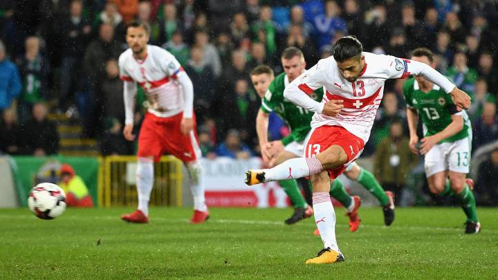 Ricardo Rodríguez marcó el gol en la repesca.