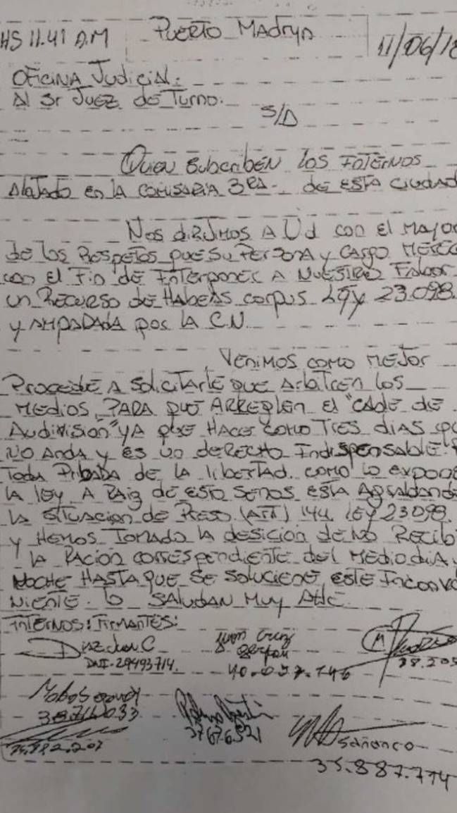 La carta de los presos en huelga de hambre hasta que les arreglen la televisión para poder ver el Mundial.