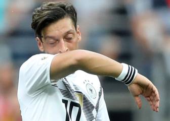 Matthäus se suma a las críticas a Özil:
