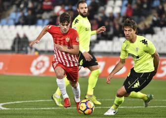 El Rayo sigue un año más al extremo José Ángel Pozo