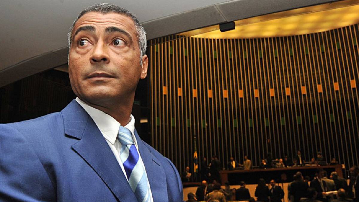 Investigan a Romario por indicios de lavado de dinero