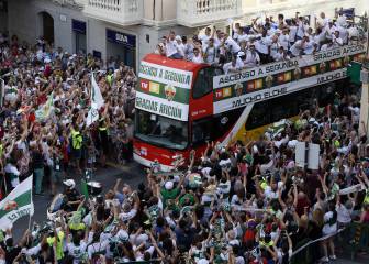 Elche celebró la vuelta a la catergoría de plata