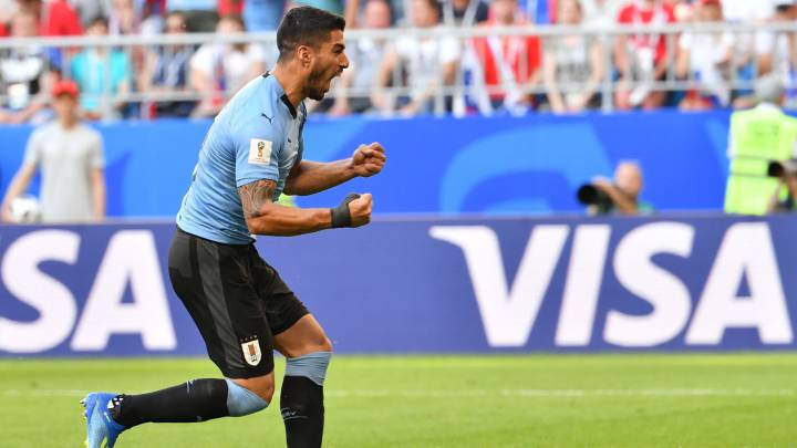 Uruguay vence a Rusia y es el líder del grupo A