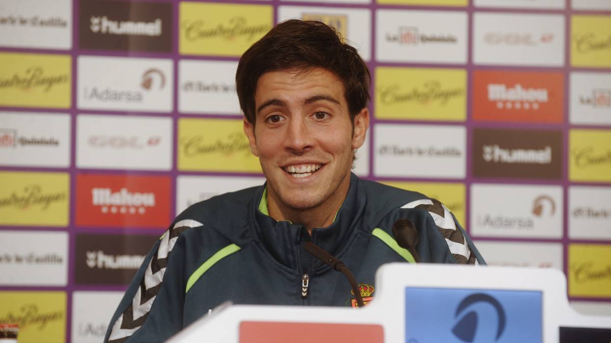 Marc Valiente, central, firma por dos temporadas con el club serbio por petición expresa de Miroslav Djukic, con quien coincidió en el Valladolid.
