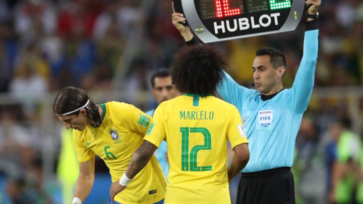 Marcelo siendo cambiado.