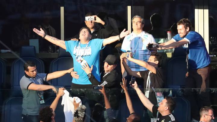 Maradona cobra de FIFA por cada acto en Rusia.