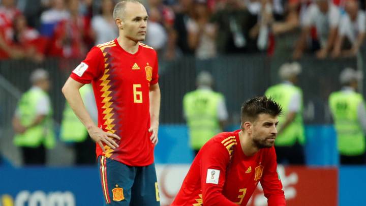 Piqué jugó su último partido e Iniesta dice que se va: "Se acaba una etapa maravillosa".