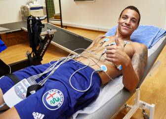 Rodrigo se sube al avión del Valencia rumbo a Crans Montana