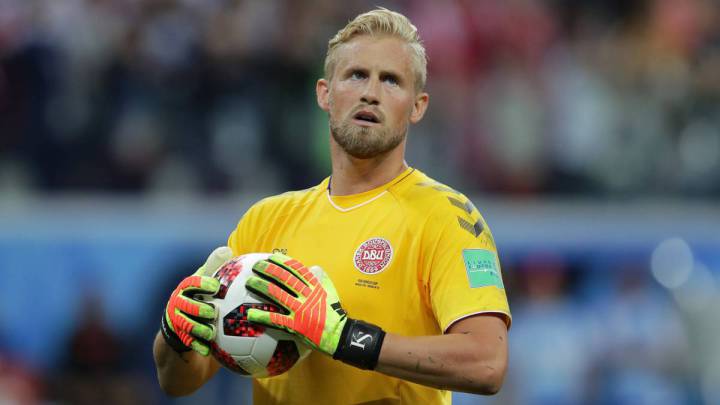 Courtois sigue a la espera: Puel niega ofertas por Schmeichel