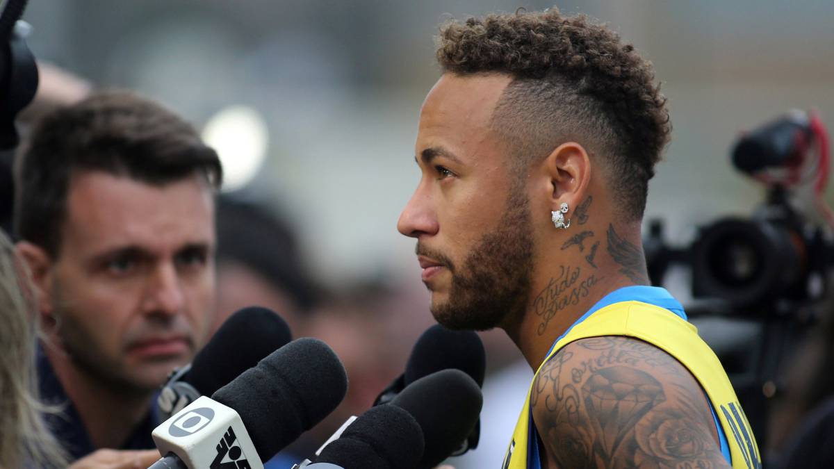Neymar quashes transfer rumours: ‘I am staying at PSG’