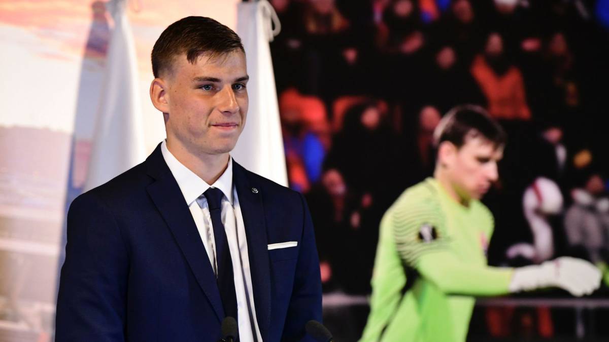 Lunin, en su presentación con el Real Madrid: \