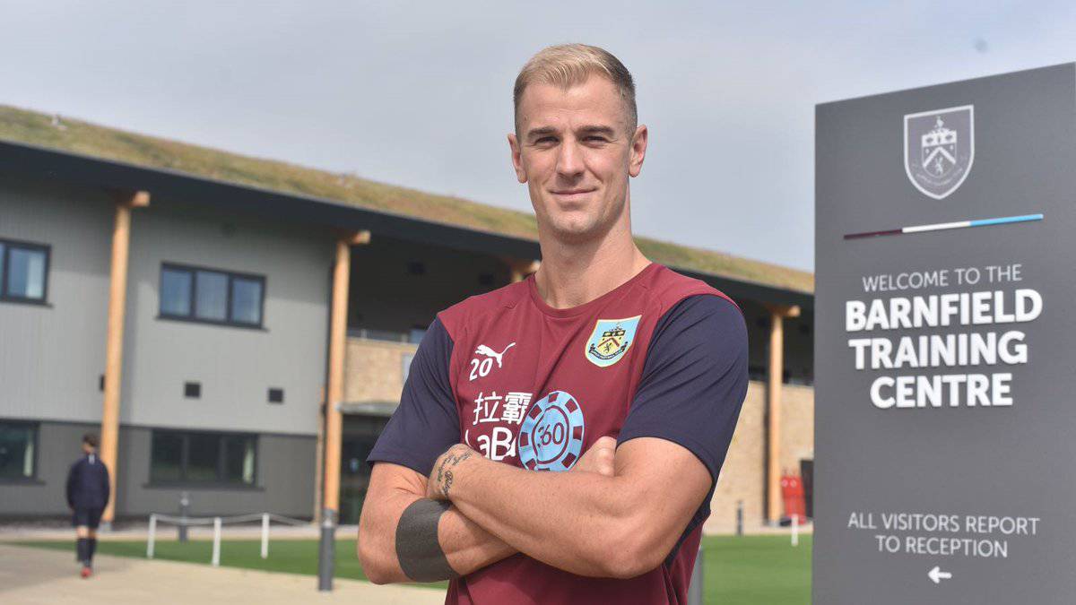 Joe Hart deja el Manchester City y firma dos años con el Burnley