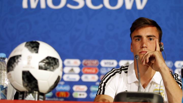 El Betis se fijó en el argentino Nicolás Tagliafico, del Ajax, pero éste prefiere quedarse: "Oí los rumores pero me quedo. Algún día jugaré en la Premier League, la mejor liga del Mundo".".