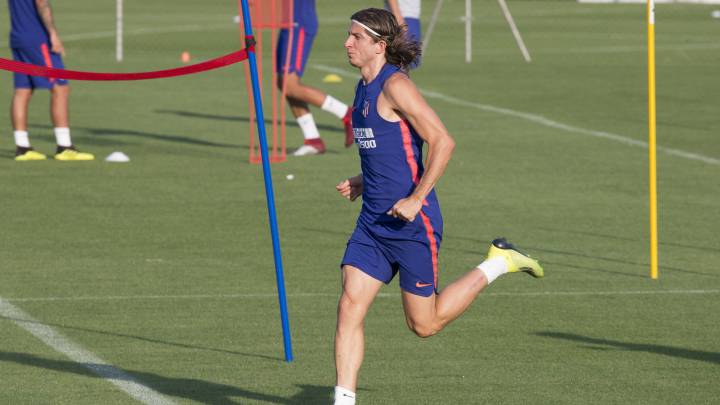 PSG: Filipe Luis reportedly agrees terms over move from Atlético