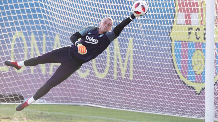 Barcelona: Five player situations to fix before 31 August