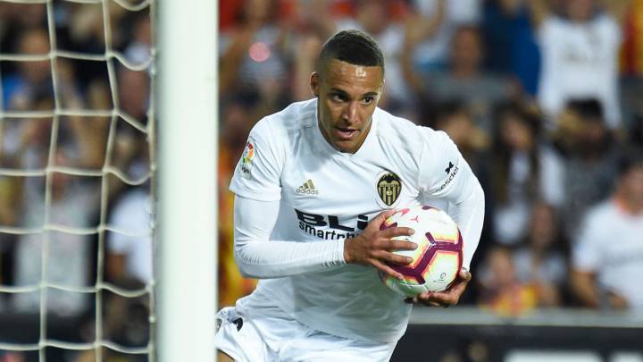 Rodrigo estrenó ayer el casillero de goles del Valencia en el arranque de la campaña 2018-19.