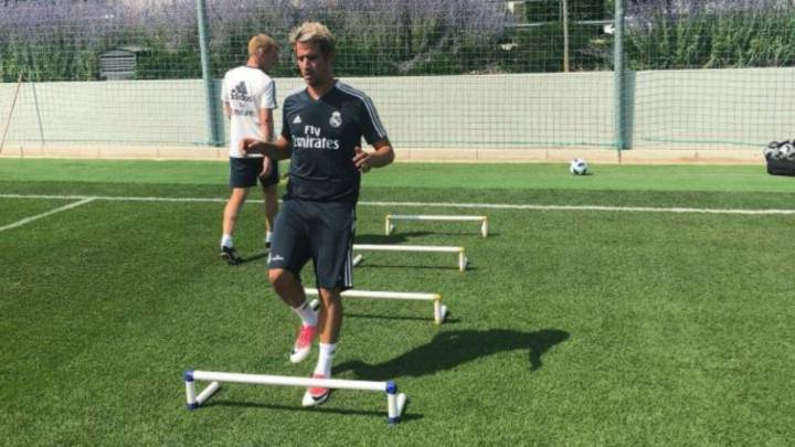 ... Y apareció Fabio Coentrao, entrenándose con el Real Madrid en Valdebebas.