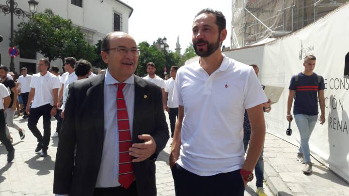 Pepe Castro habló en la ofrenda a la Virgen de los Reyes. "El Madrid no lo ha querido durante todo el verano y ahora que el Sevilla lo quiere, si interesa...".