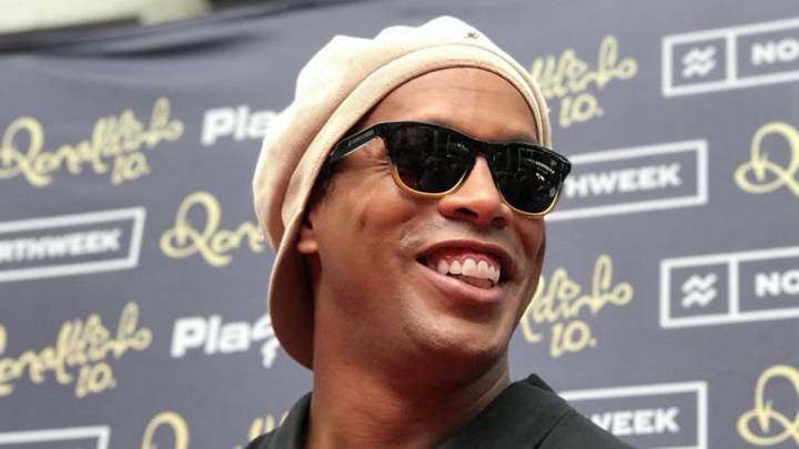 Ronaldinho participó en un acto publcitario en Castelldefels.