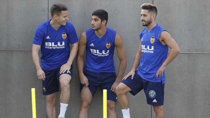 Nacho Gil, junto a Gameiro y Guedes.