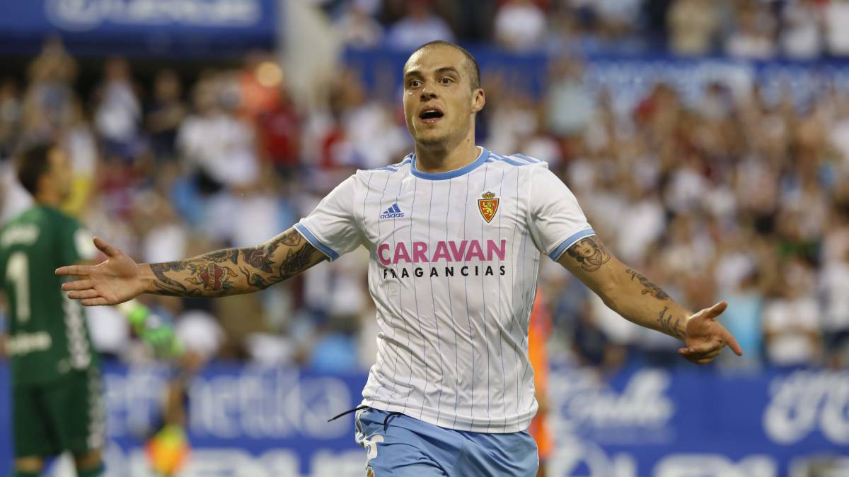 Jorge Pombo como Benito y Verdasca se encuentran en la rampa de salida del Real Zaragoza Jorge Pombo como Benito y Verdasca se encuentran en la rampa de salida del Real Zaragoza