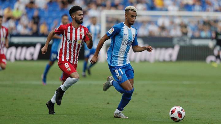 Resumen y goles del Málaga 1-2 Almería. Los tantos de Montoro y Sekou Gassama remontan el gol inicial de Héctor de penalti y los de Fran Fernández pasan a dieciseisavos.