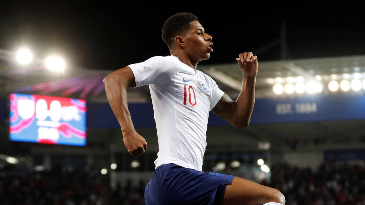 Rashford celebrando el gol.