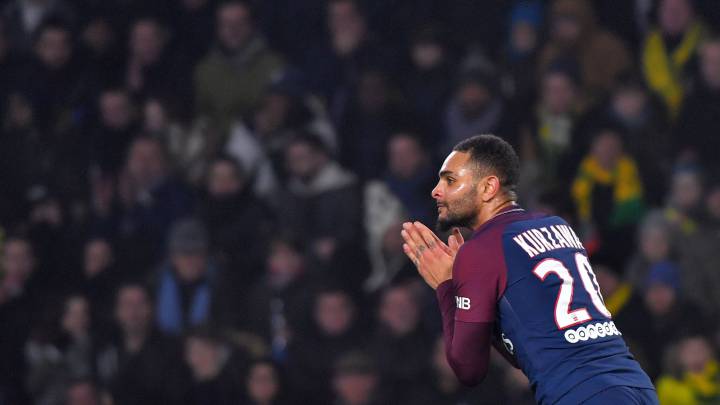 el lateral izquierdo francés del PSG, Layvin Kurzawa, durante un partido.