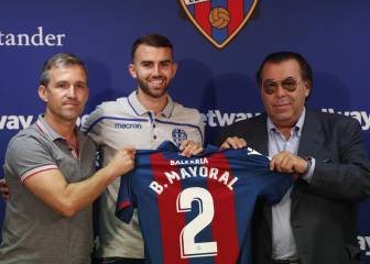 Mayoral (2) and other strikers with weird numbers: Ronaldo, Eto'o