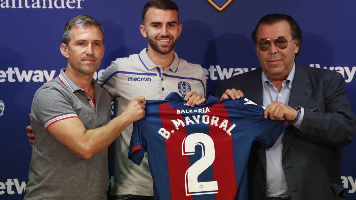 Presentación Mayoral con el Levante.