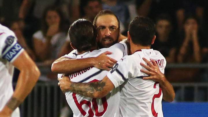 Higuaín 'responde' a Cristiano: primer gol en el Milán