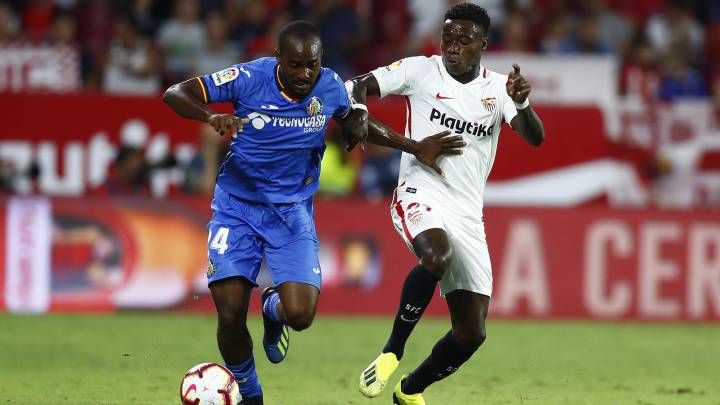 El holandés Quincy Promes debutó con el Sevilla en el Sánchez Pizjuán en una posición casi surrealista para él, la de carrilero zurdo. Siempre jugó arriba.