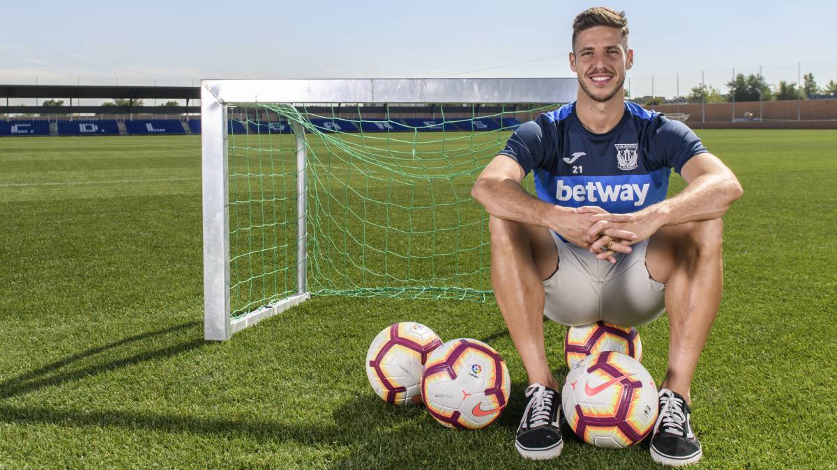 El medio del Leganés Rubén Pérez, que militó en el Betis, regresa al Villamarín tras se clave en la victoria pepinera contra el Barcelona. Elogia a sus ex: "Setién le da importancia a la pelota".