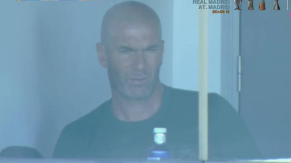 Zidane back at Real Madrid's training ground