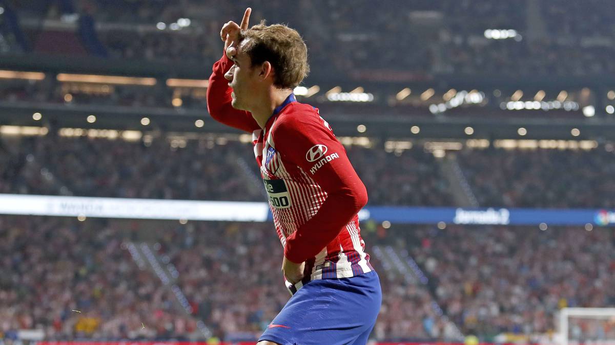 Griezmann, en la celebración de su gol en el Atlético-Rayo. Estrena botas ante el Real Madrid