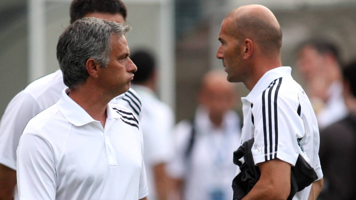 José Mourinho y Zinedine Zidane en la etapa en la que coincidieron en el Real Madrid.