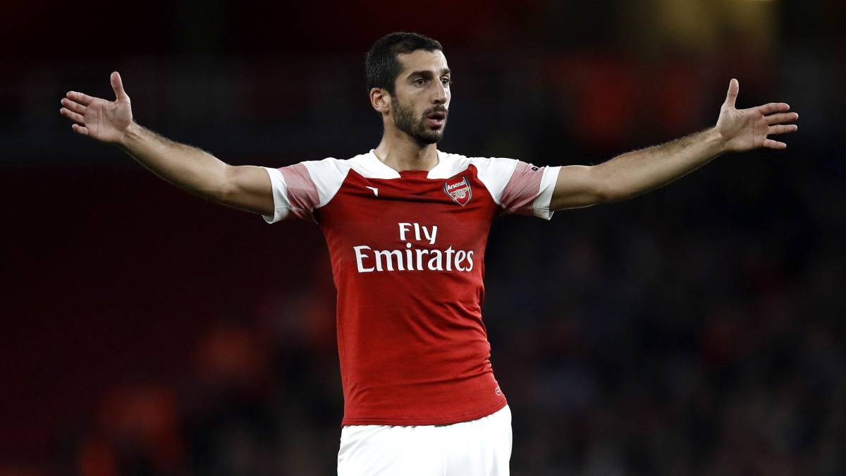 Mkhitaryan se lamenta de una ocasión fallada en un encuentro del Arsenal.
